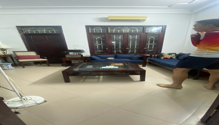Bán nhà riêng Phố Láng Hạ 42m2, 5 tầng, mặt tiền rộng 4.5m, nhà dân xây, hiếm nhà bán